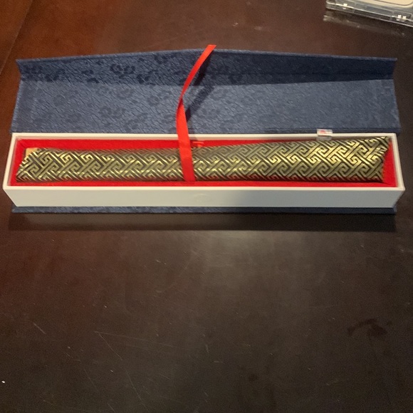 Beautiful Chinese fan in decorative box - Picture 4 of 5